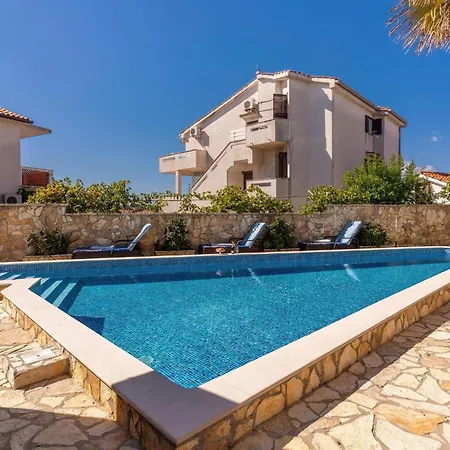1 Bedroom Gorgeous In Krk