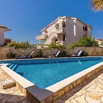 1 Bedroom Gorgeous In Krk